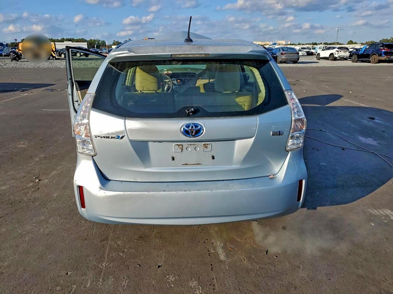 Toyota Prius Image 12
