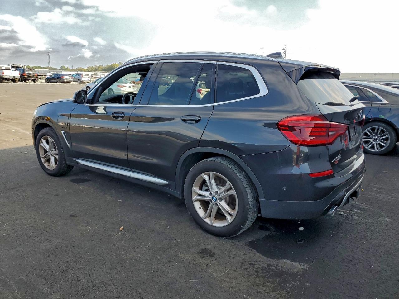 BMW X Series Xdrive30e Image 8