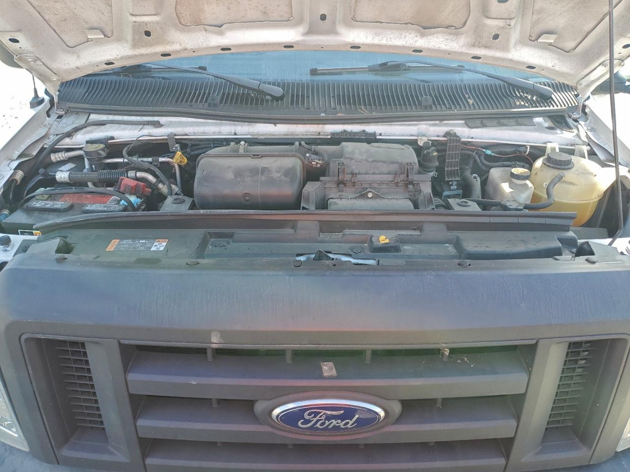 Ford E-350 E350 Super Duty Cutaway Van Image 11