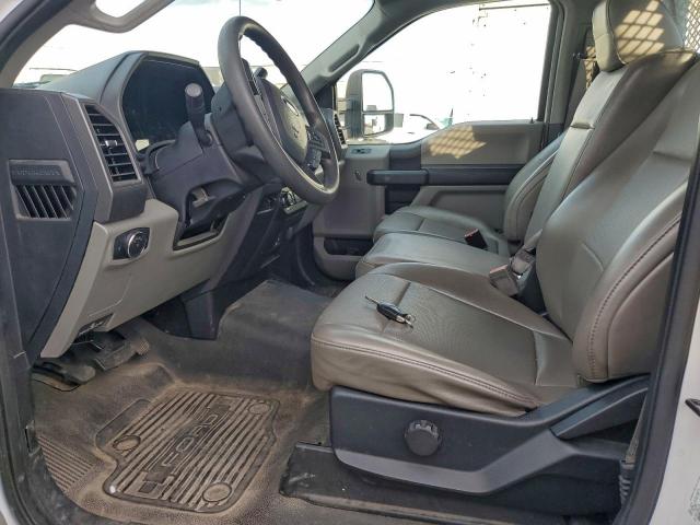 Ford F-450 Super Duty Image 11