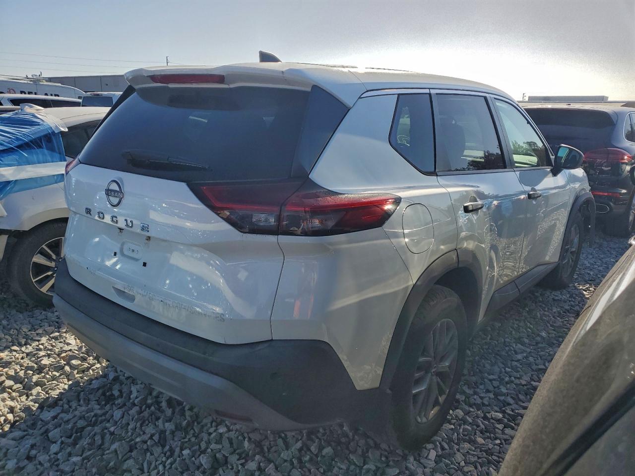 Nissan Rogue S Image 11