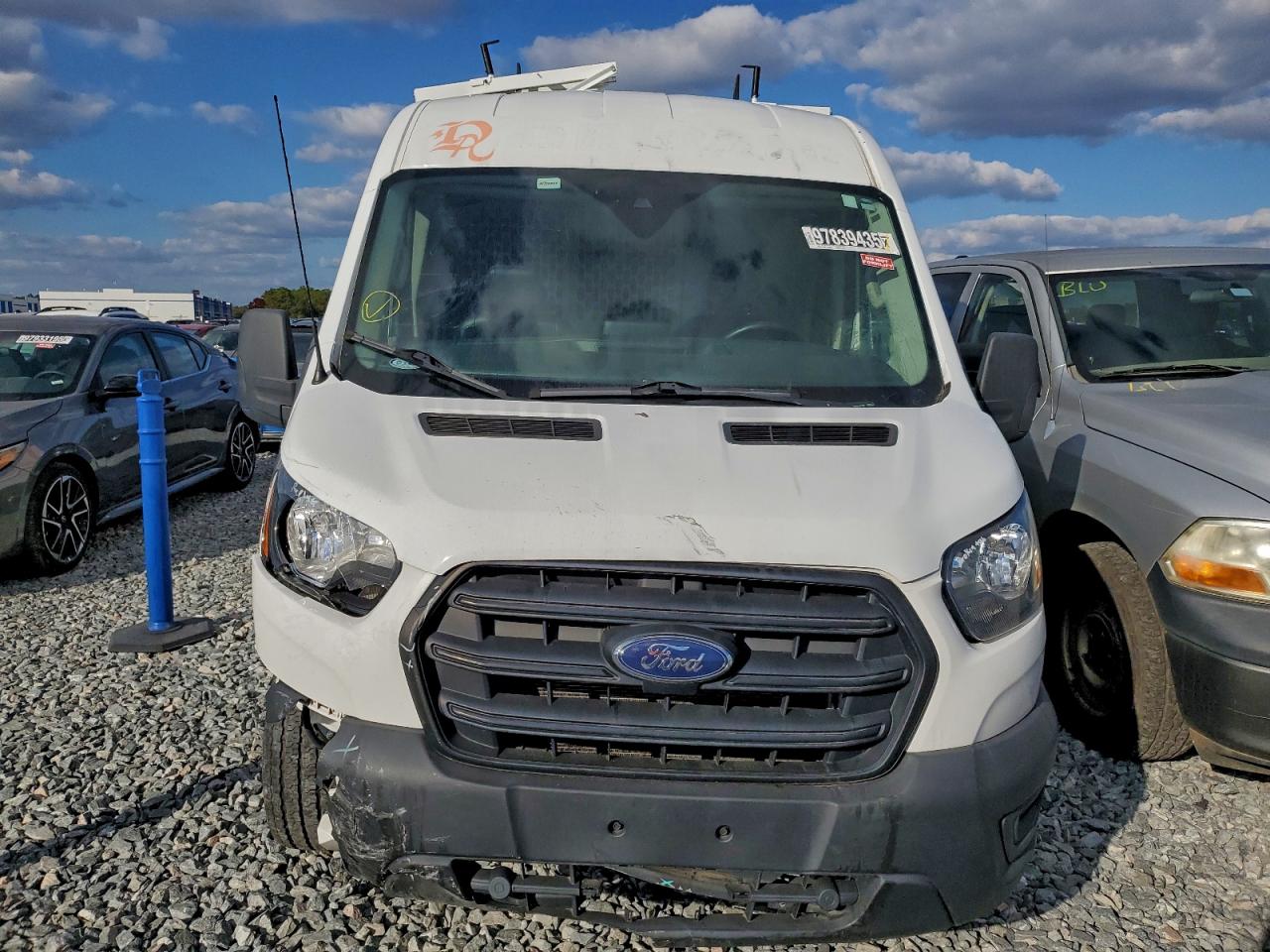 Ford Transit T-250 Image 12