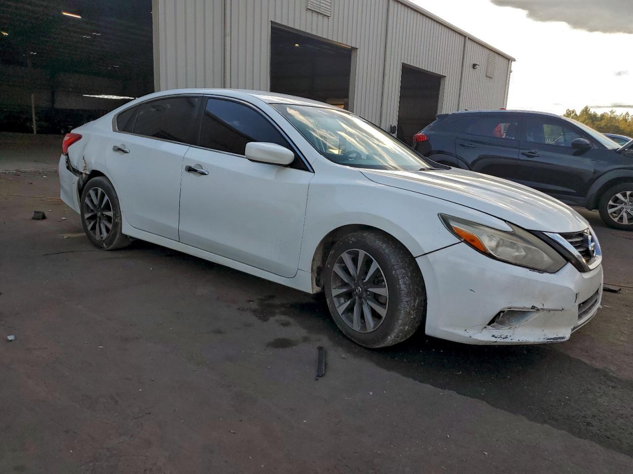 Nissan Altima 2.5 Image 2