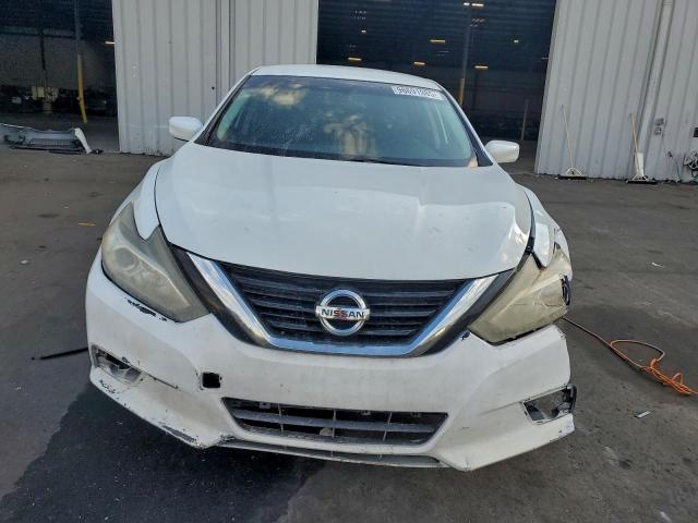 Nissan Altima 2.5 Image 7