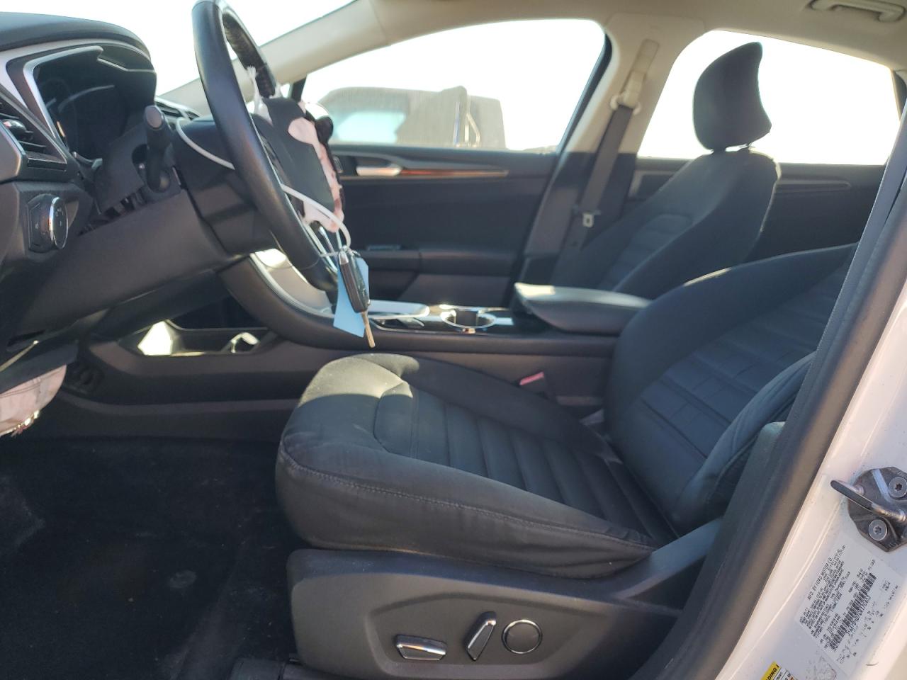 Ford Fusion Se Image 10