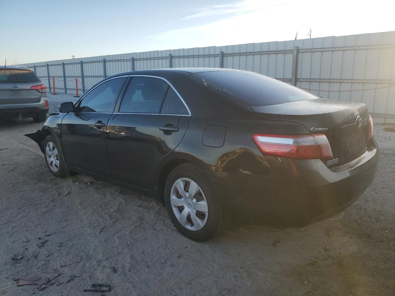 Toyota Camry Base Image 2