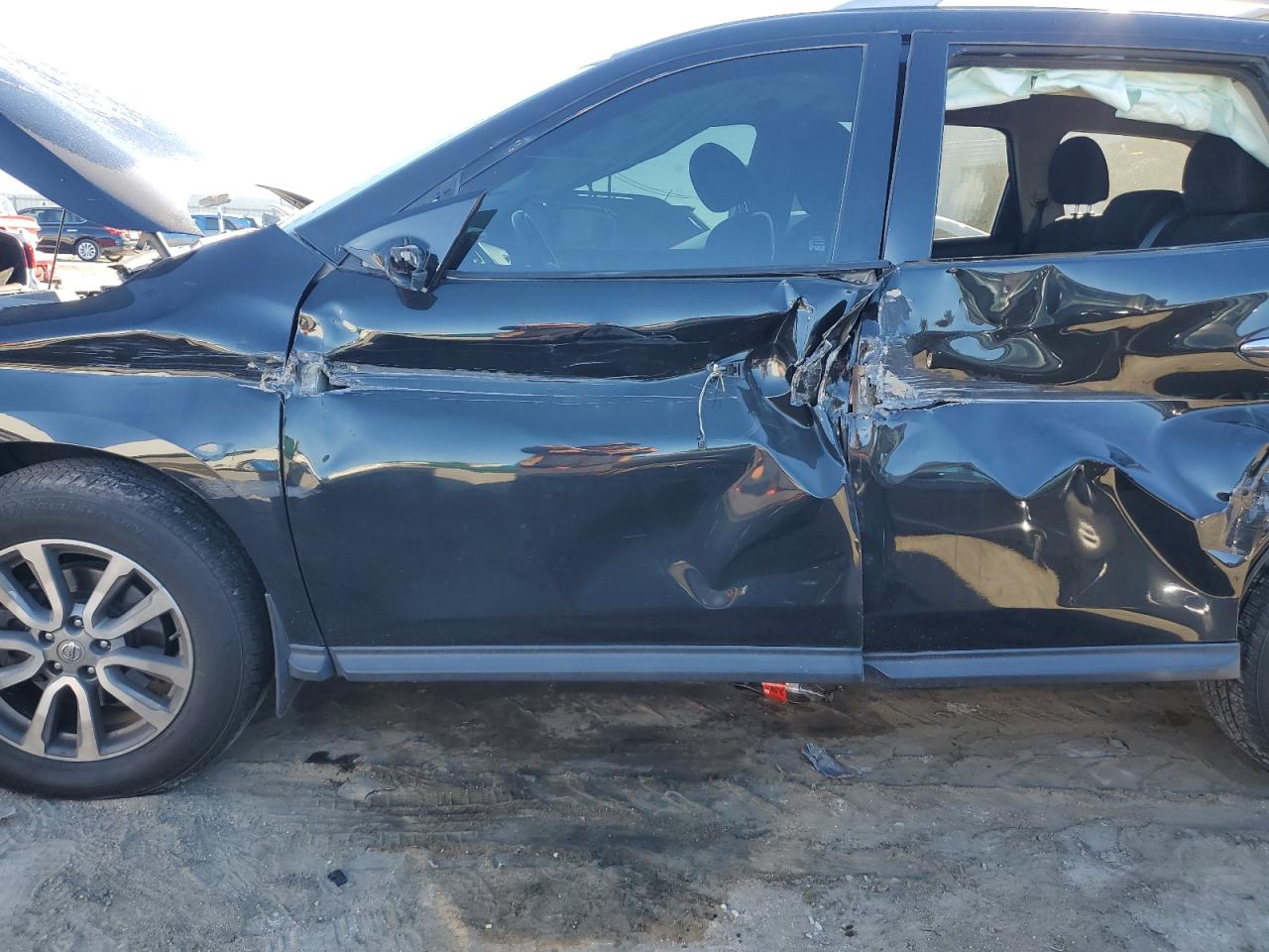 Nissan Pathfinder S Image 10