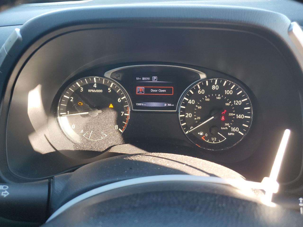 Nissan Pathfinder S Image 9