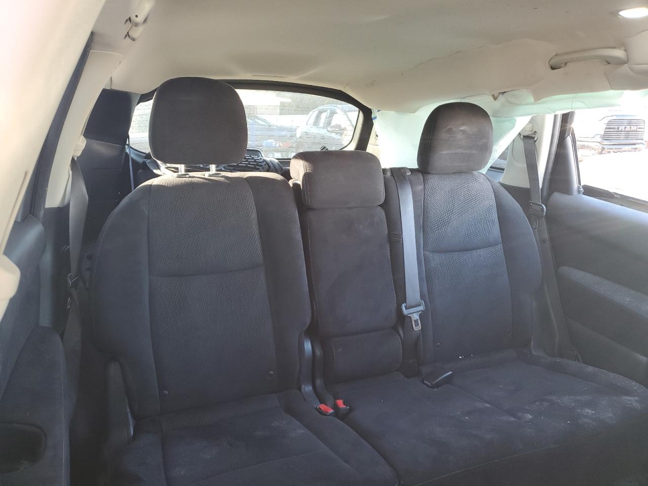 Nissan Pathfinder S Image 8