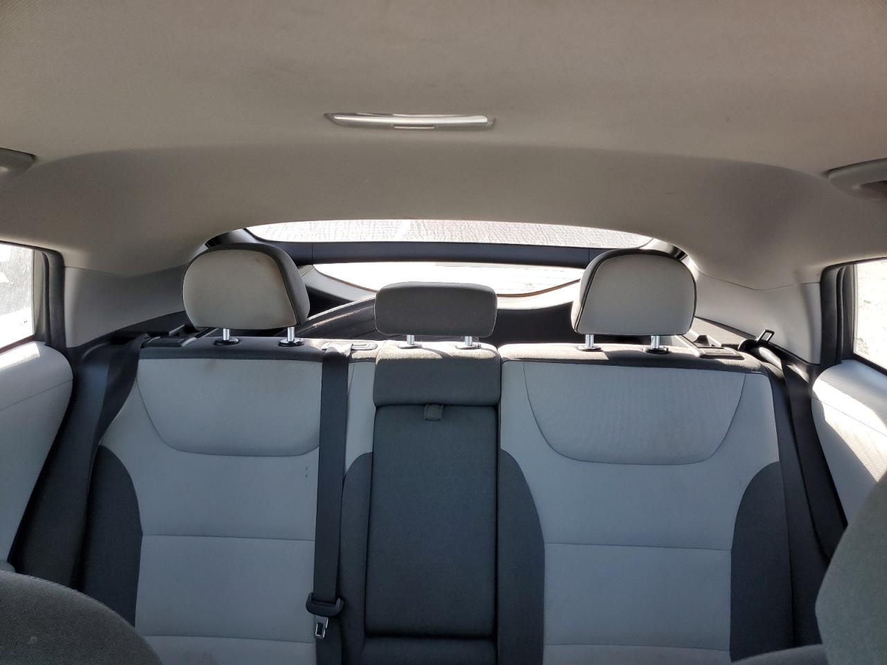 Hyundai Ioniq Se Image 5