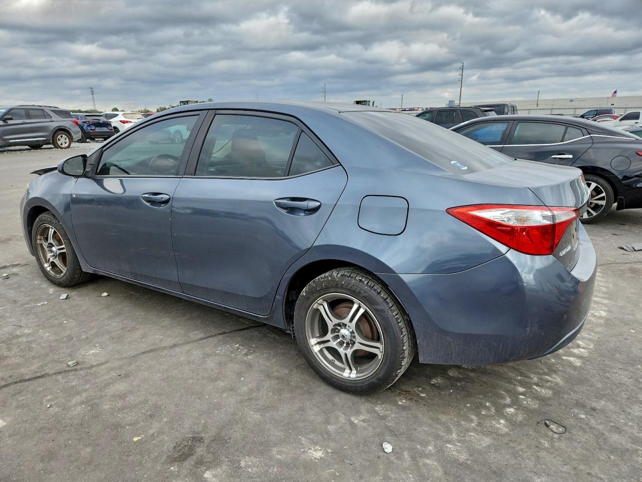 Toyota Corolla L Image 3