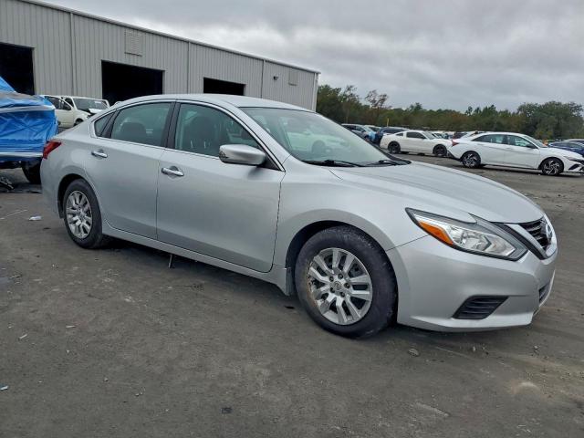 Nissan Altima 2.5 Image 6