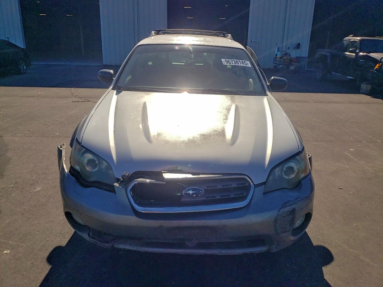 Subaru Legacy Outback 2.5i Image 14