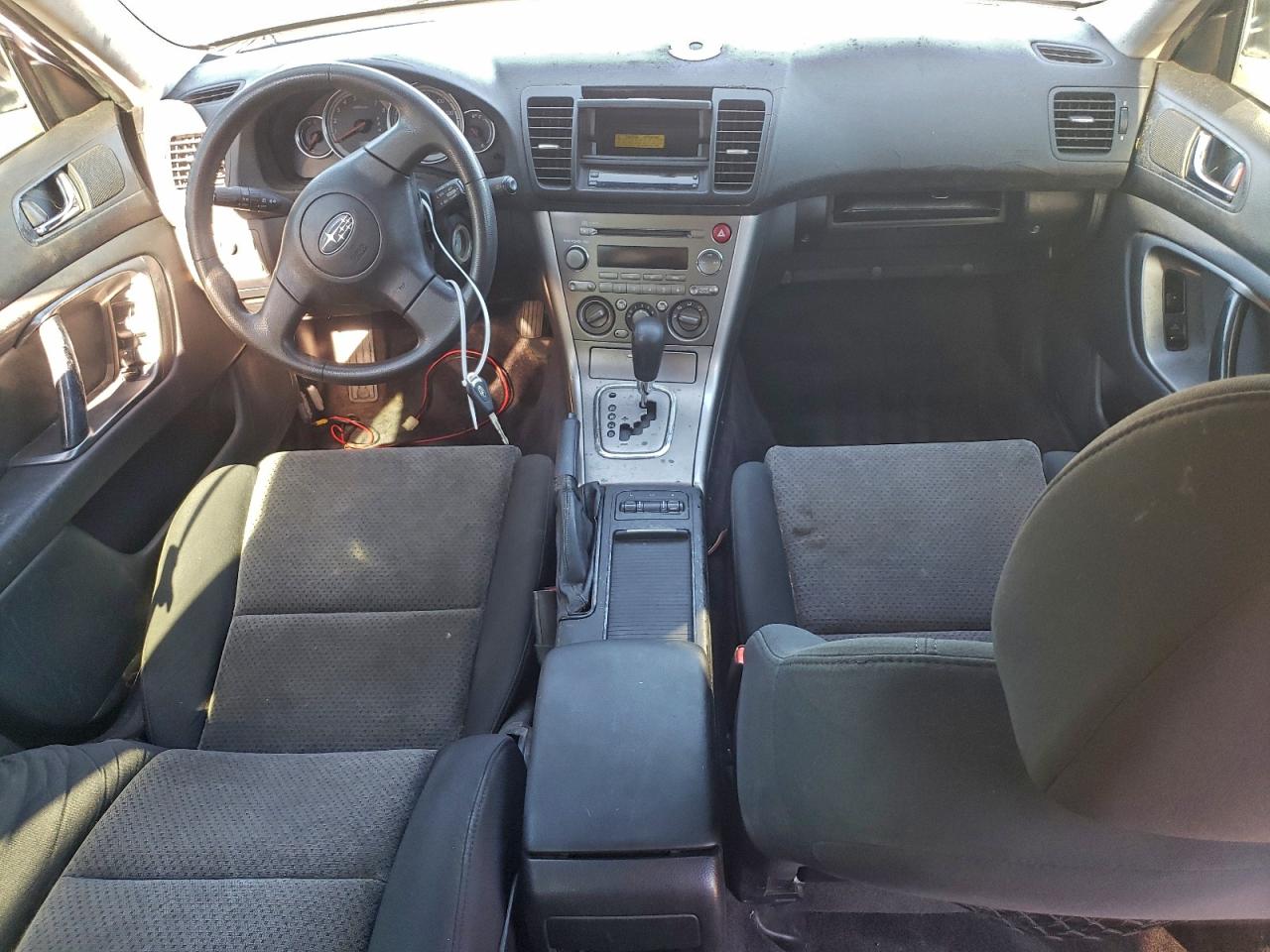 Subaru Legacy Outback 2.5i Image 13