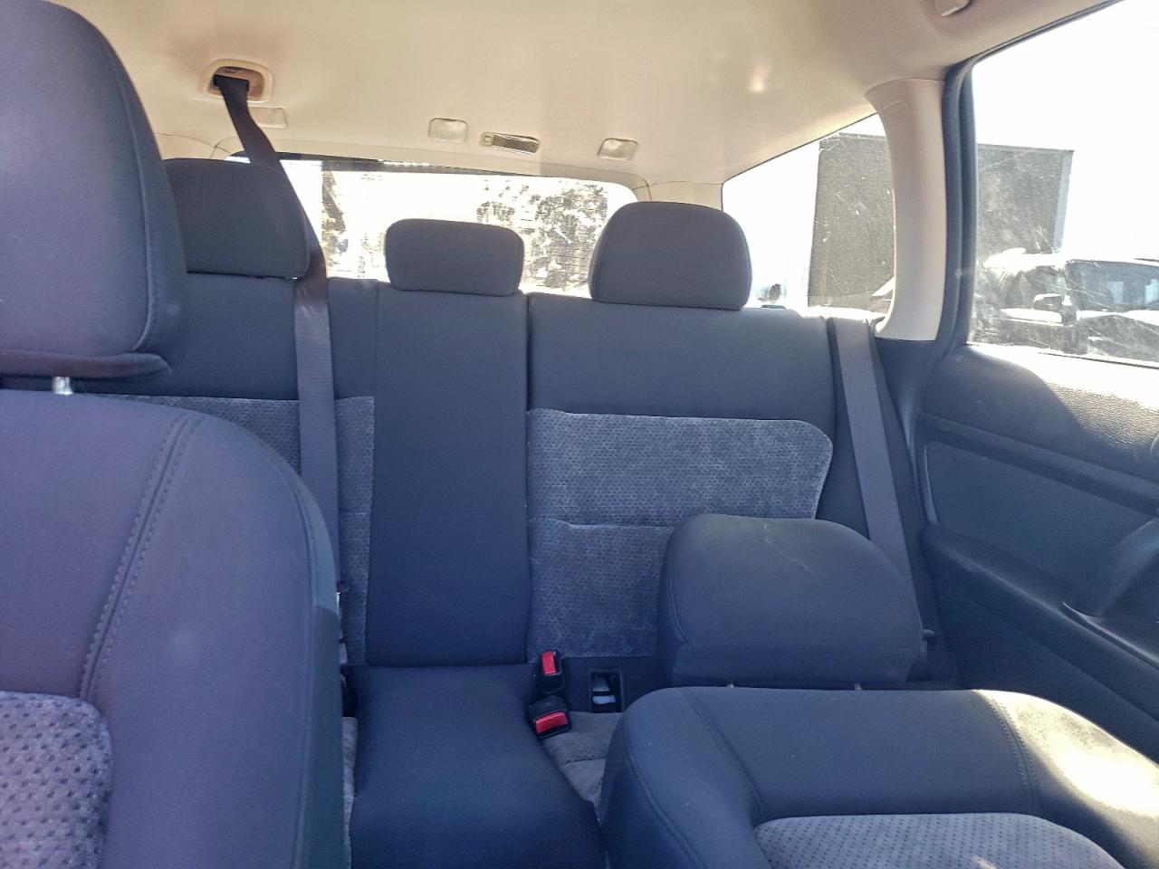 Subaru Legacy Outback 2.5i Image 10