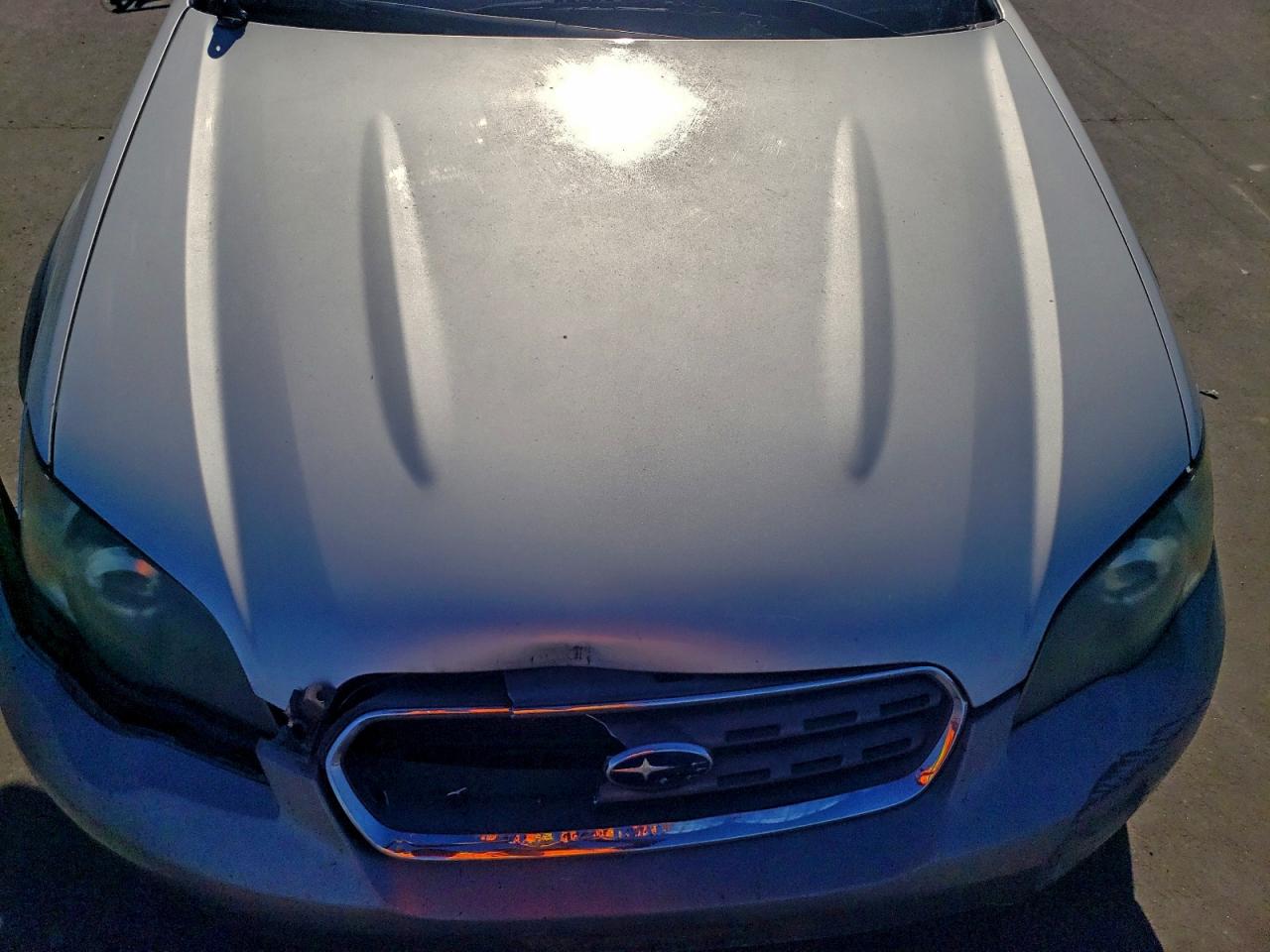 Subaru Legacy Outback 2.5i Image 8