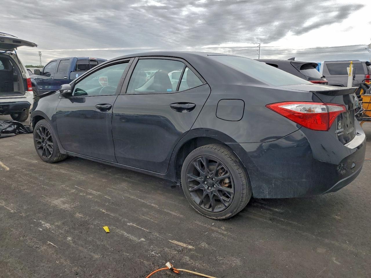 Toyota Corolla L Image 3