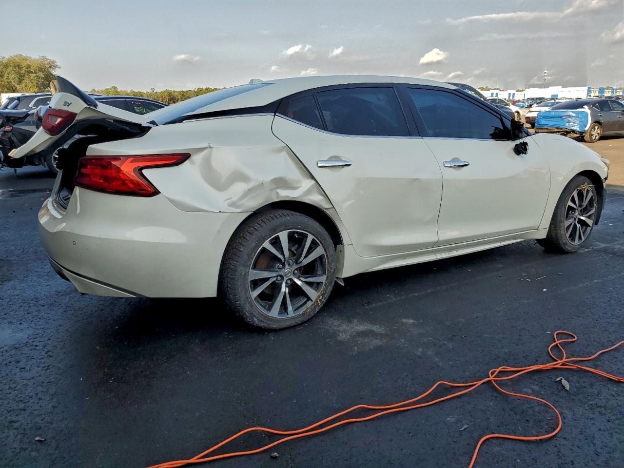 Nissan Maxima 3.5s Image 2