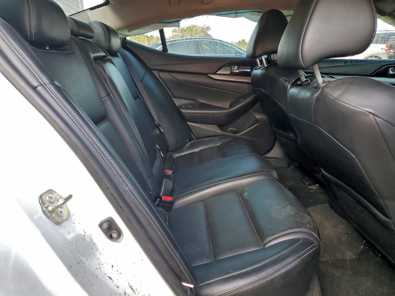 Nissan Maxima 3.5s Image 11