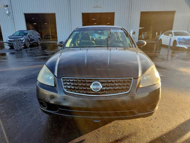 Nissan Altima S Image 8