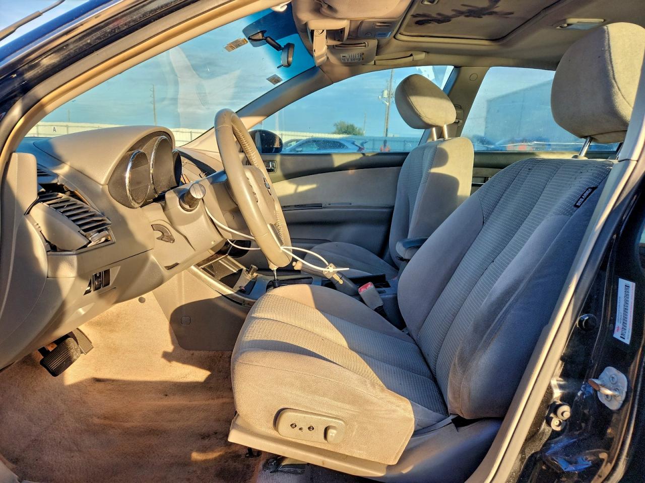 Nissan Altima S Image 12