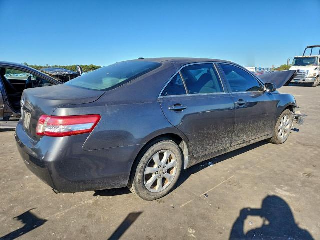 Toyota Camry Base Image 4