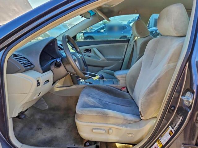 Toyota Camry Base Image 12