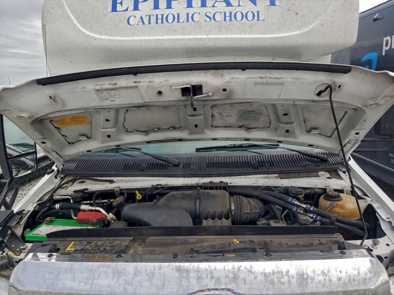 Ford Econoline E450 Super Duty Cutaway Van Image 13