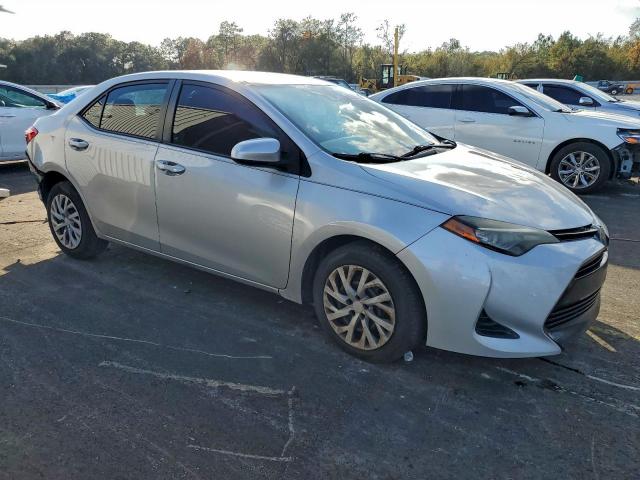 Toyota Corolla L Image 13