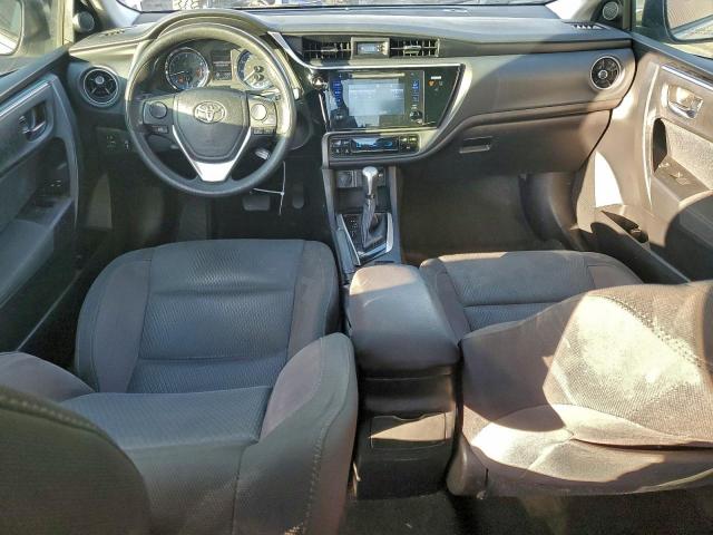 Toyota Corolla L Image 12