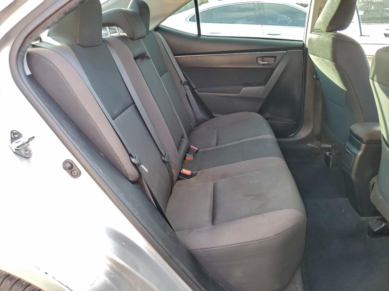 Toyota Corolla L Image 4