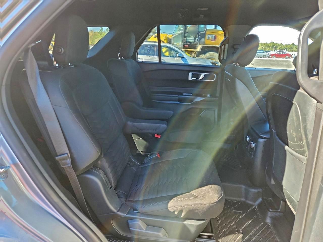 Ford Explorer Xlt Image 5