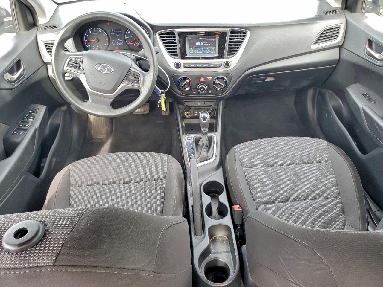 Hyundai ACCENT Se Image 3