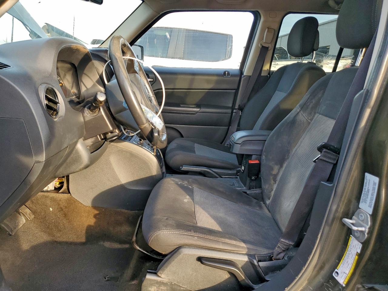 Jeep Patriot Latitude Image 7