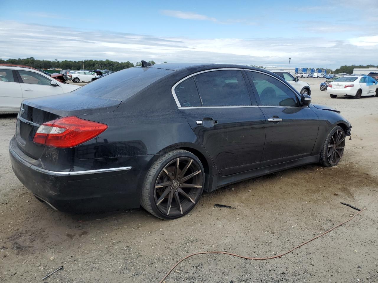 Hyundai Genesis 3.8l Image 10