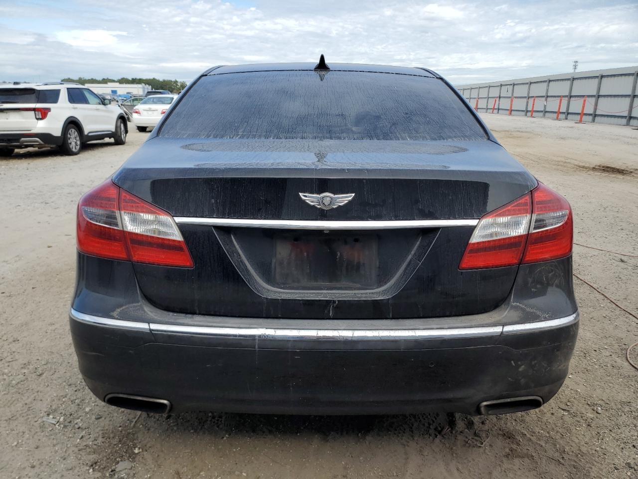 Hyundai Genesis 3.8l Image 8
