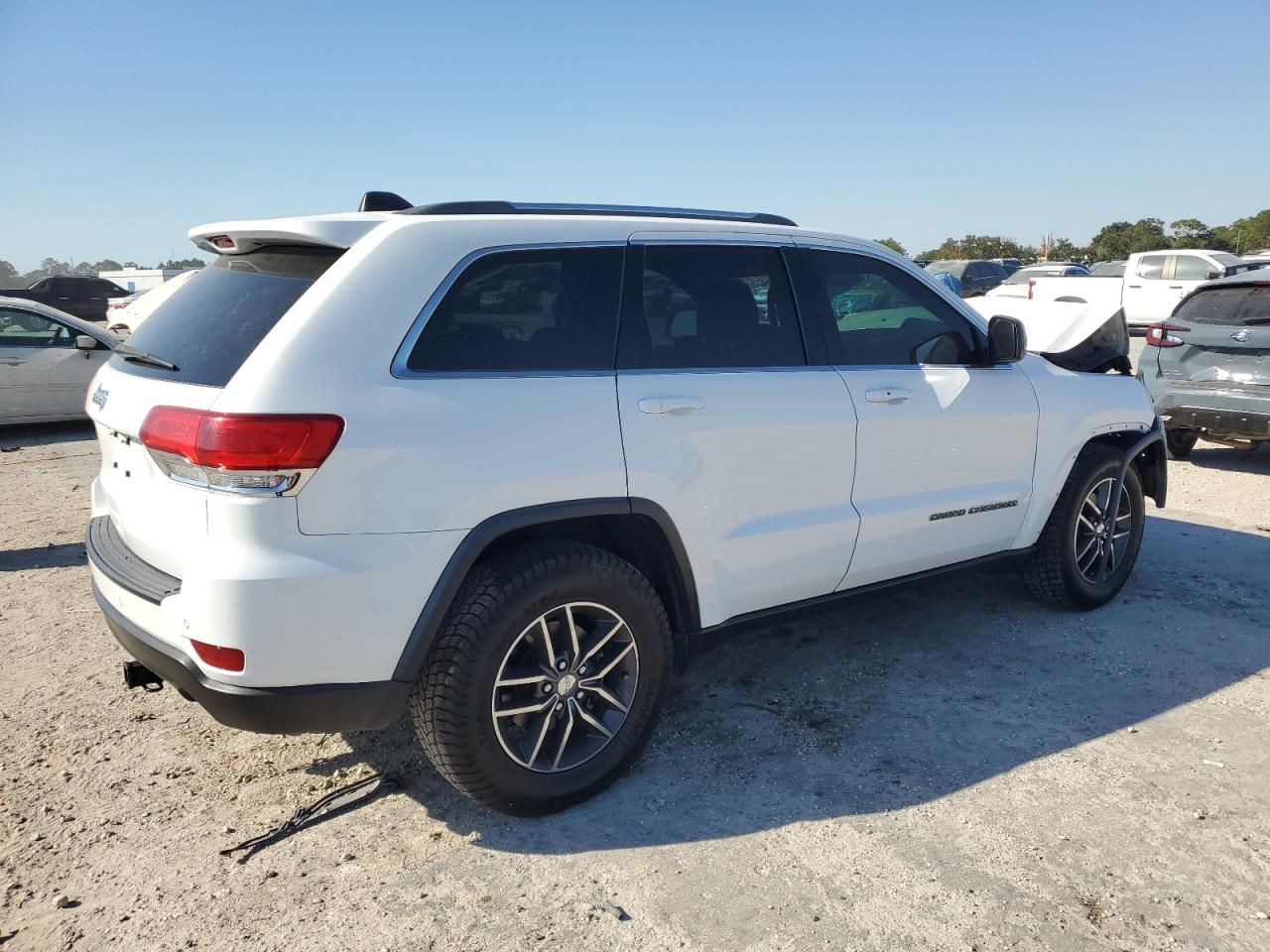Jeep Grand Cherokee Laredo Image 10