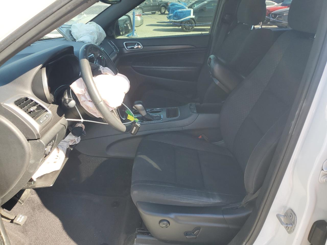 Jeep Grand Cherokee Laredo Image 9