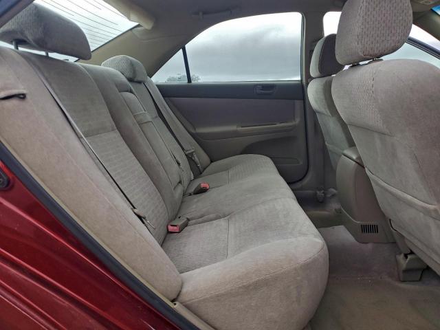 Toyota Camry Le Image 12