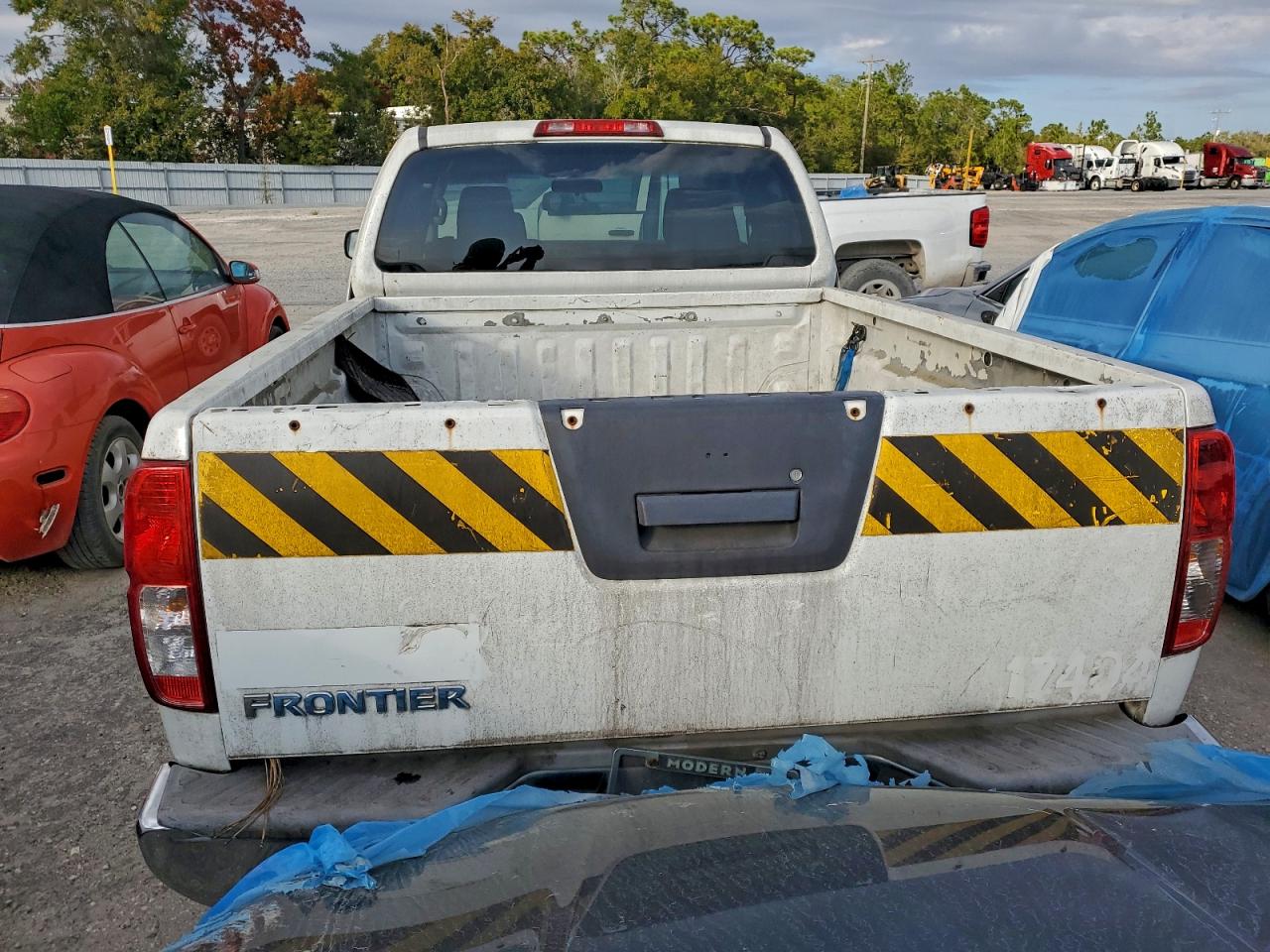 Nissan Frontier S Image 5