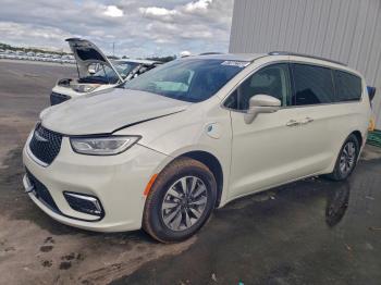  Salvage Chrysler Pacifica