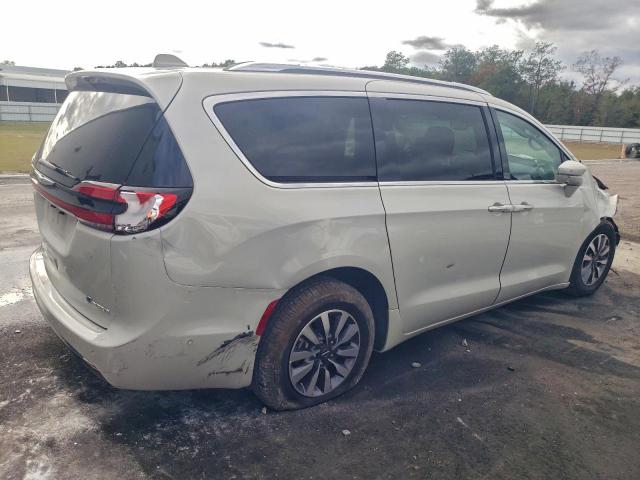 Chrysler Pacifica Hybrid Touring L Image 4