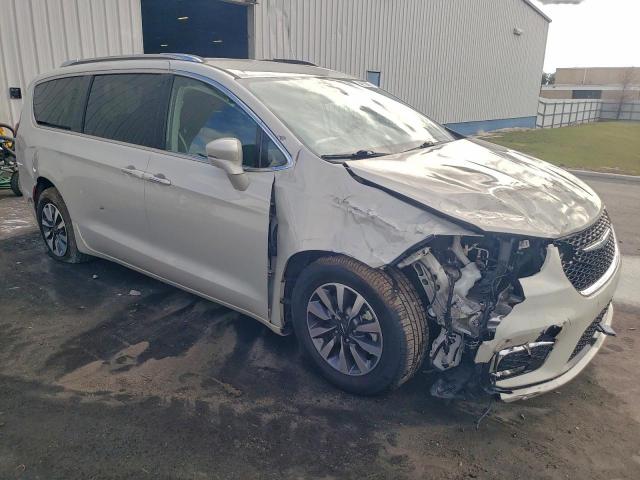 Chrysler Pacifica Hybrid Touring L Image 13