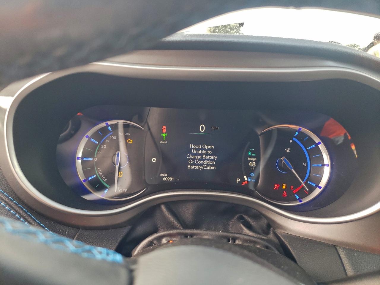 Chrysler Pacifica Hybrid Touring L Image 7