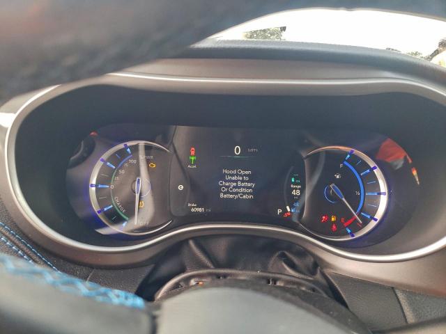 Chrysler Pacifica Hybrid Touring L Image 7