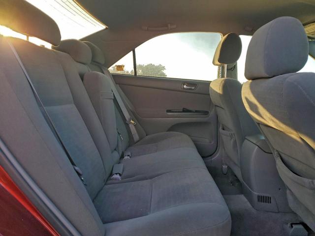 Toyota Camry Le Image 8