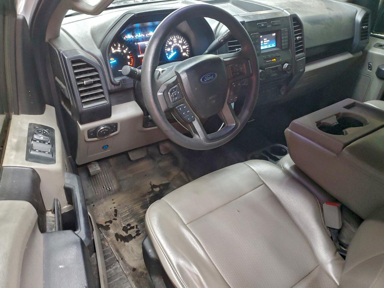 Ford F-150 Super Cab Image 5