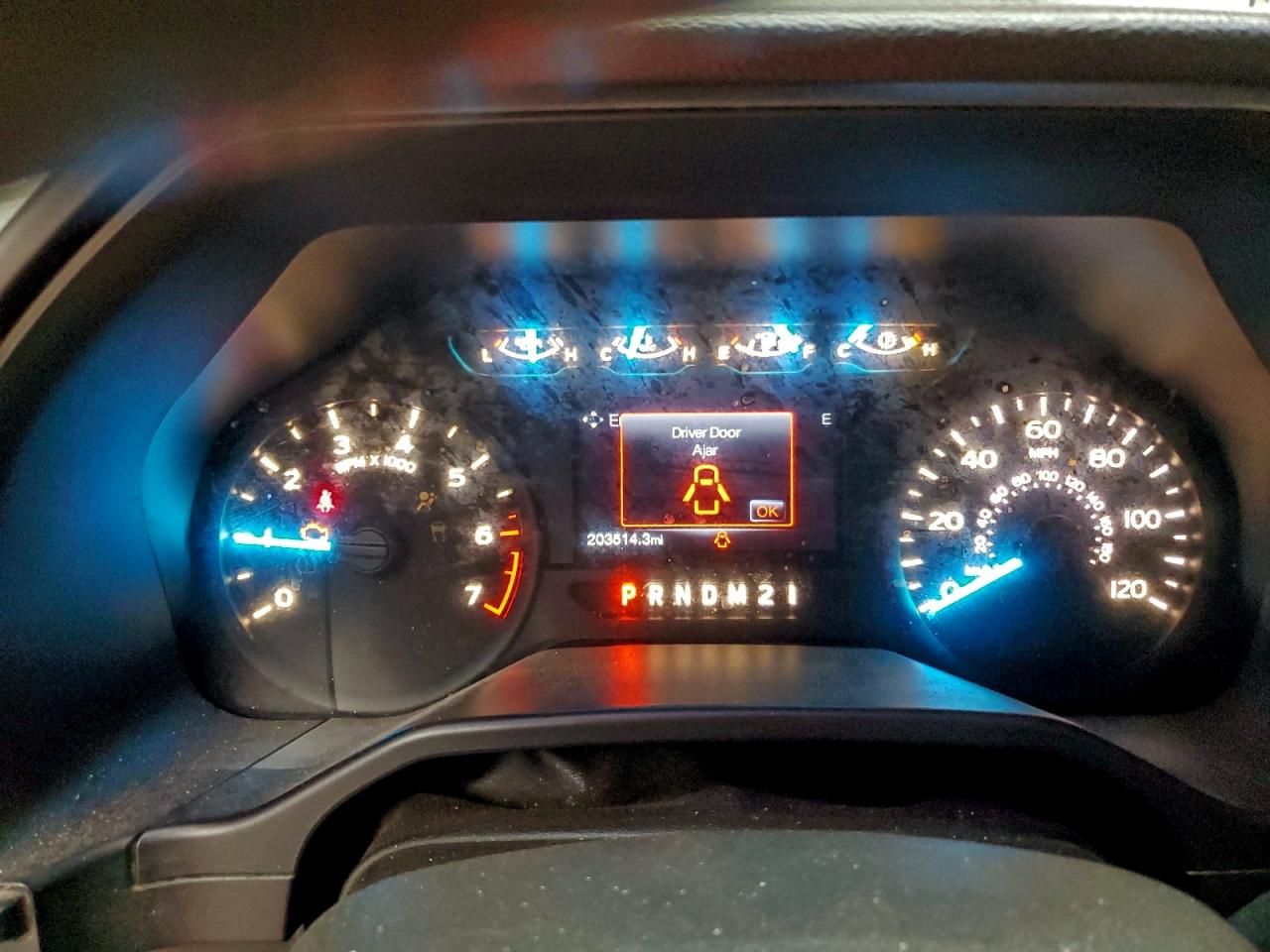 Ford F-150 Super Cab Image 12