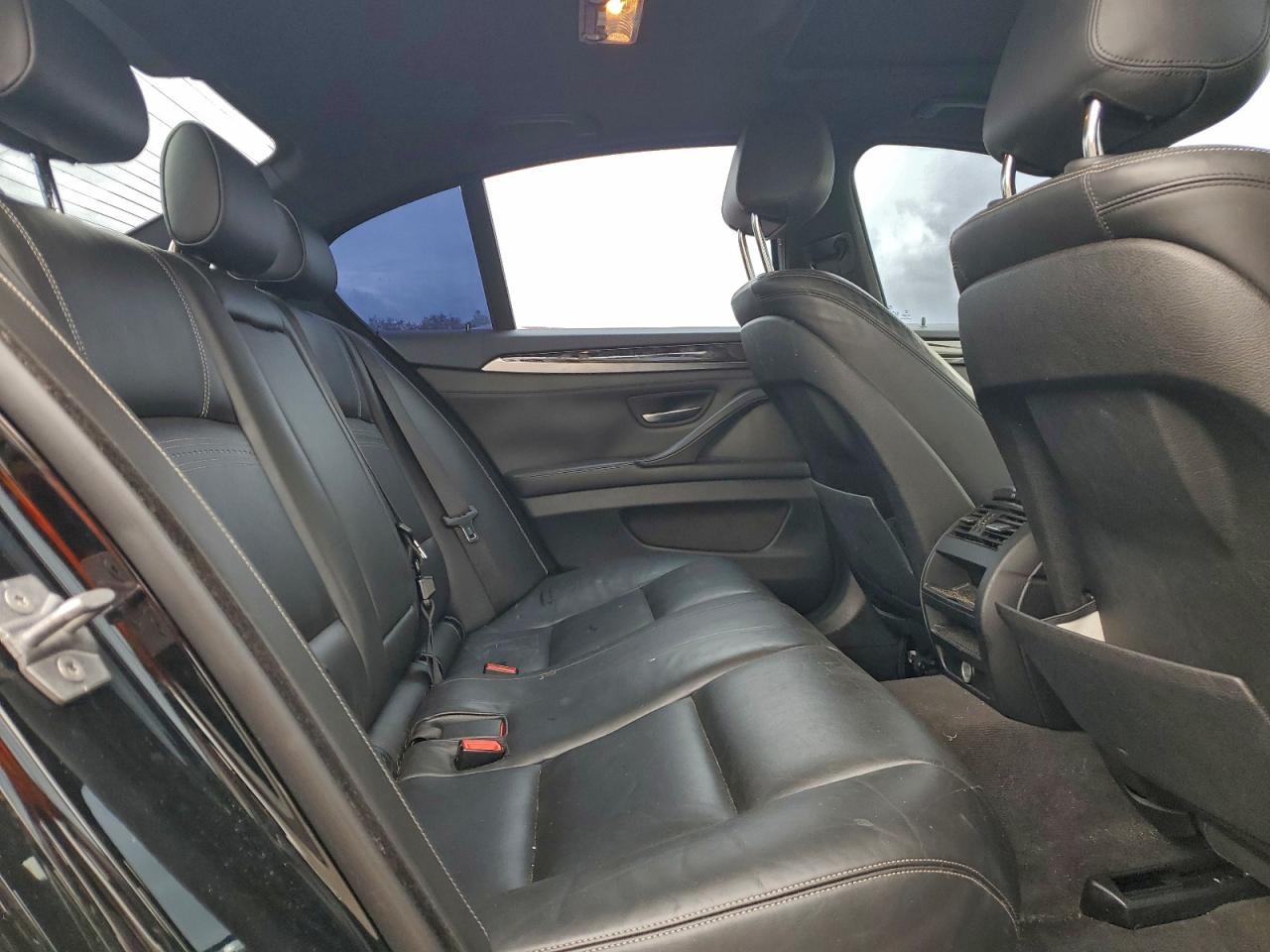 BMW 5 Series I Image 6