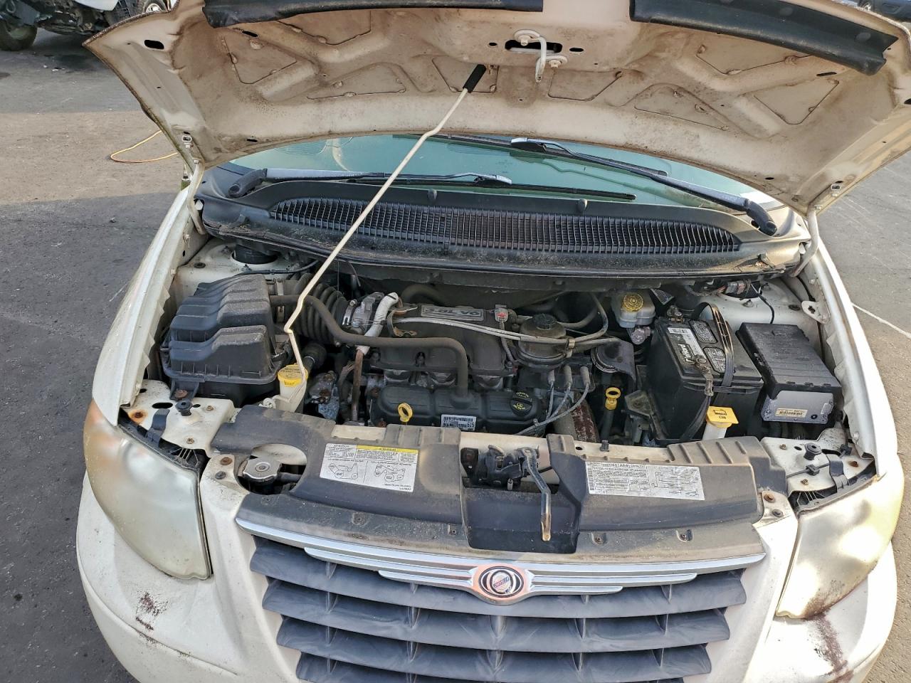 Chrysler Minivan Touring Image 12